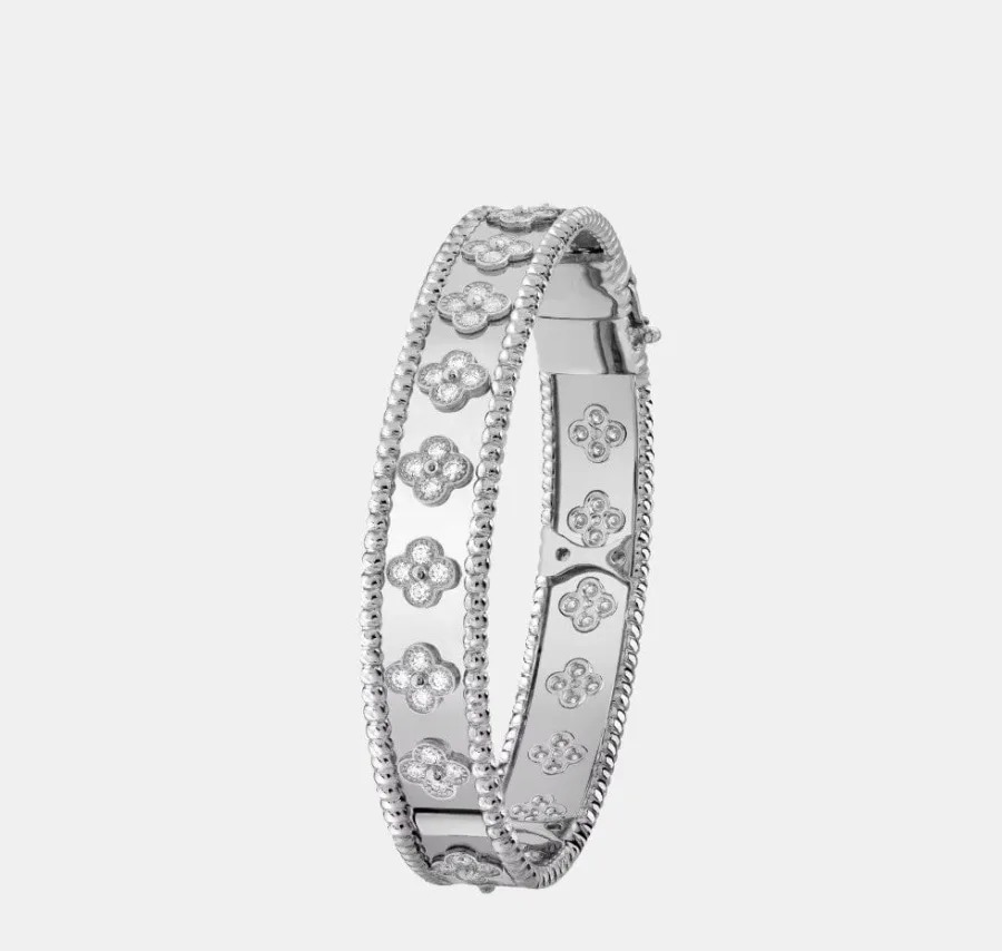 Bracelet Perlée Van Cleef & Arpels en or blanc, diamant 1.78ct — photographie du modèle, cote d’occasion GOLDMARKET