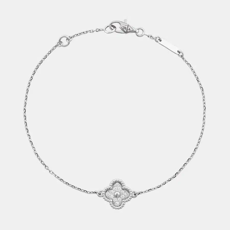 Bracelet Sweet Alhambra Van Cleef & Arpels en or blanc, diamant 0.08ct 1 motif — photographie du modèle, cote d’occasion GOLDMARKET
