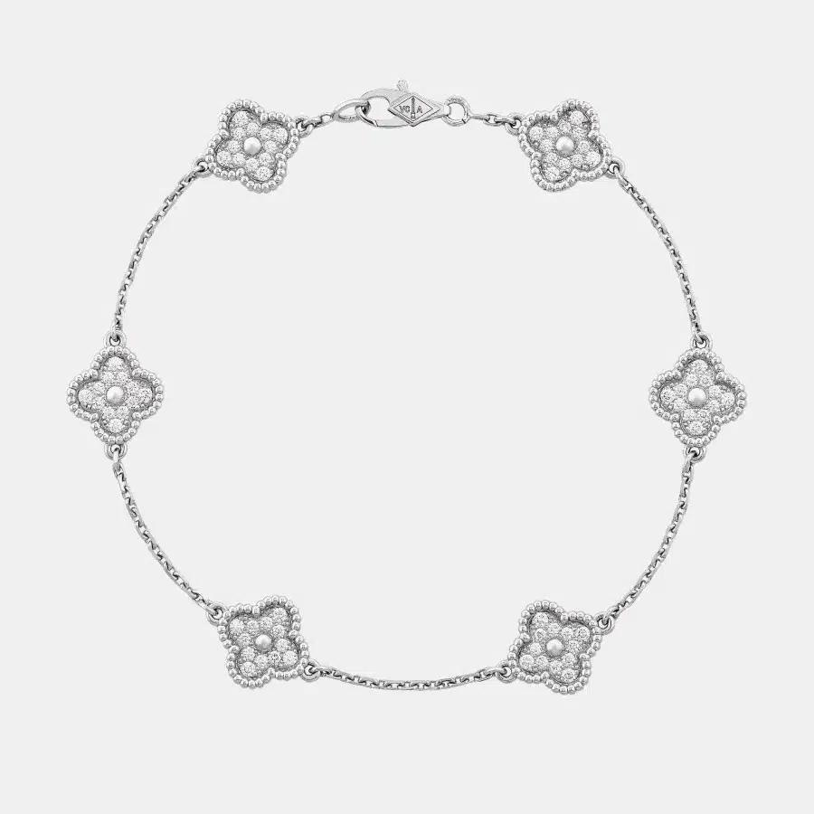 Bracelet Sweet Alhambra Van Cleef & Arpels en or blanc, diamant 0.49ct 6 morifs — photographie du modèle, cote d’occasion GOLDMARKET
