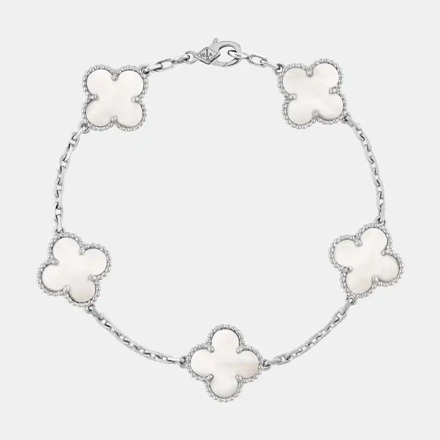 Bracelet Vintage Alhambra Van Cleef & Arpels en or blanc, perle — photographie du modèle, cote d’occasion GOLDMARKET
