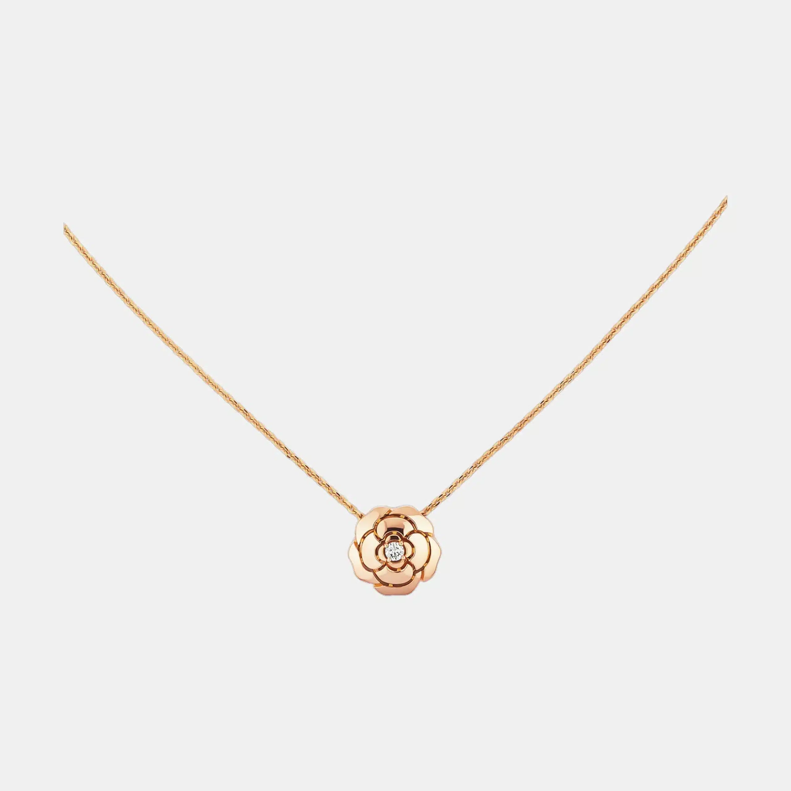 Collier Camélia Chanel en or rose, diamant — photographie du modèle, cote d’occasion GOLDMARKET