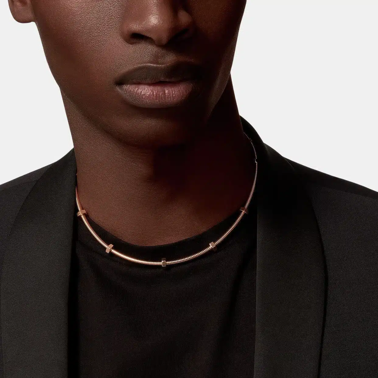 Collier Écrou de Cartier en or rose — photographie du modèle, cote d’occasion GOLDMARKET