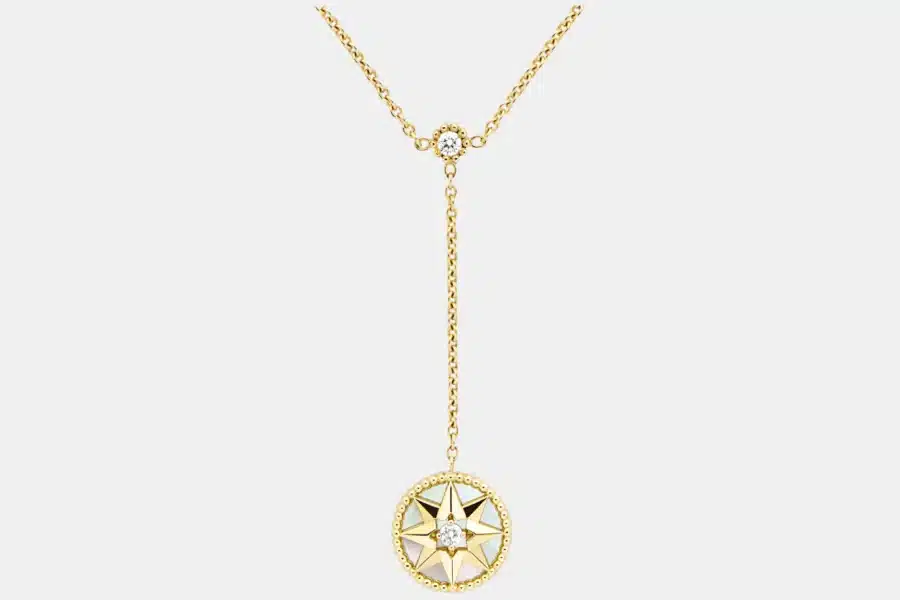 Collier Rose des Vents Dior en or jaune, diamant 0.10 ct — photographie du modèle, cote d’occasion GOLDMARKET