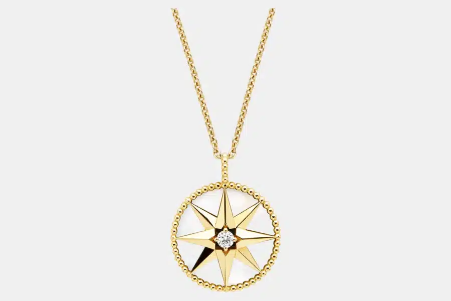 Collier Rose des Vents Dior en or jaune, diamant 0.22 ct — photographie du modèle, cote d’occasion GOLDMARKET