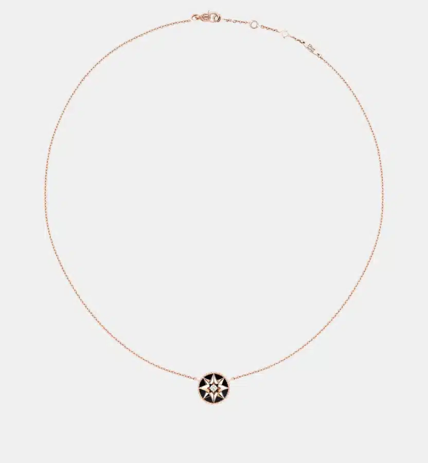 Collier Rose des Vents Dior en or rose, diamant 0.045 ct — photographie du modèle, cote d’occasion GOLDMARKET