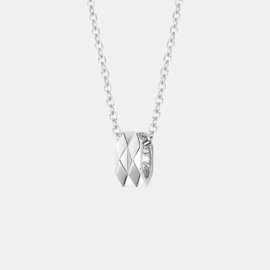 Pendentif Facette Boucheron en or blanc — photographie du modèle, cote d’occasion GOLDMARKET