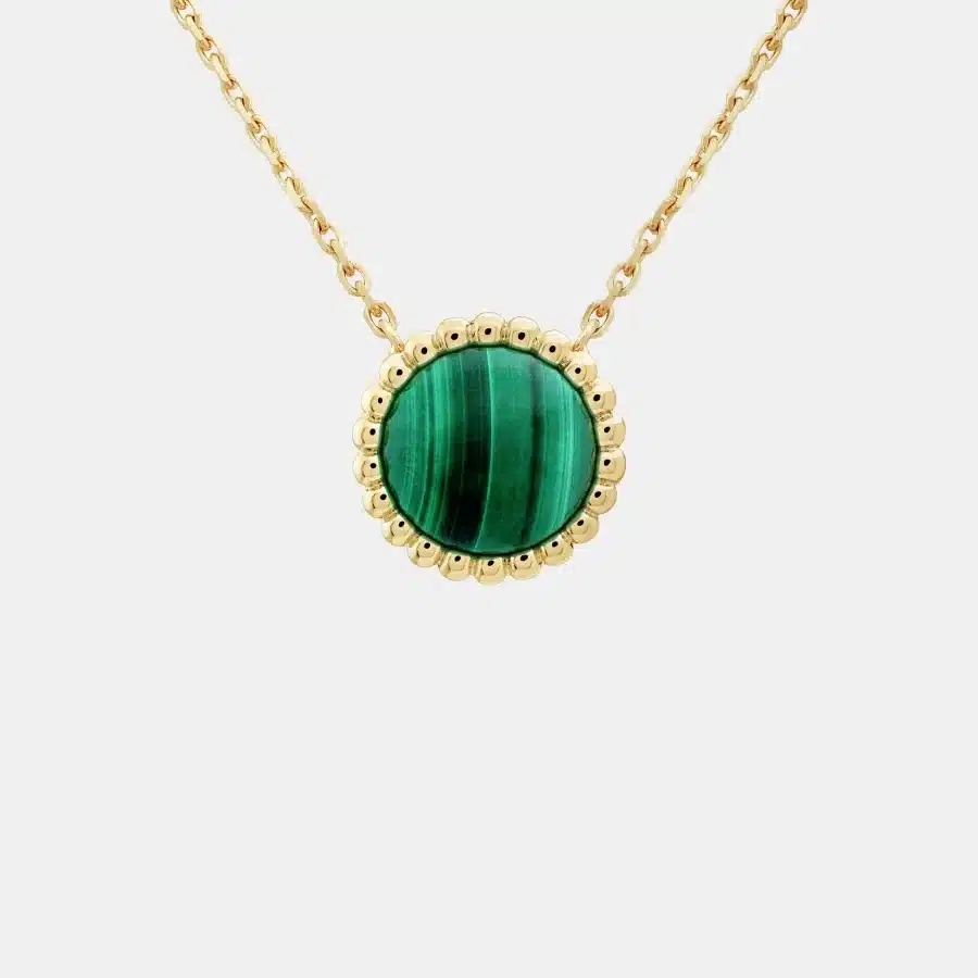 Pendentif Perlée Van Cleef & Arpels en or jaune, malachite — photographie du modèle, cote d’occasion GOLDMARKET