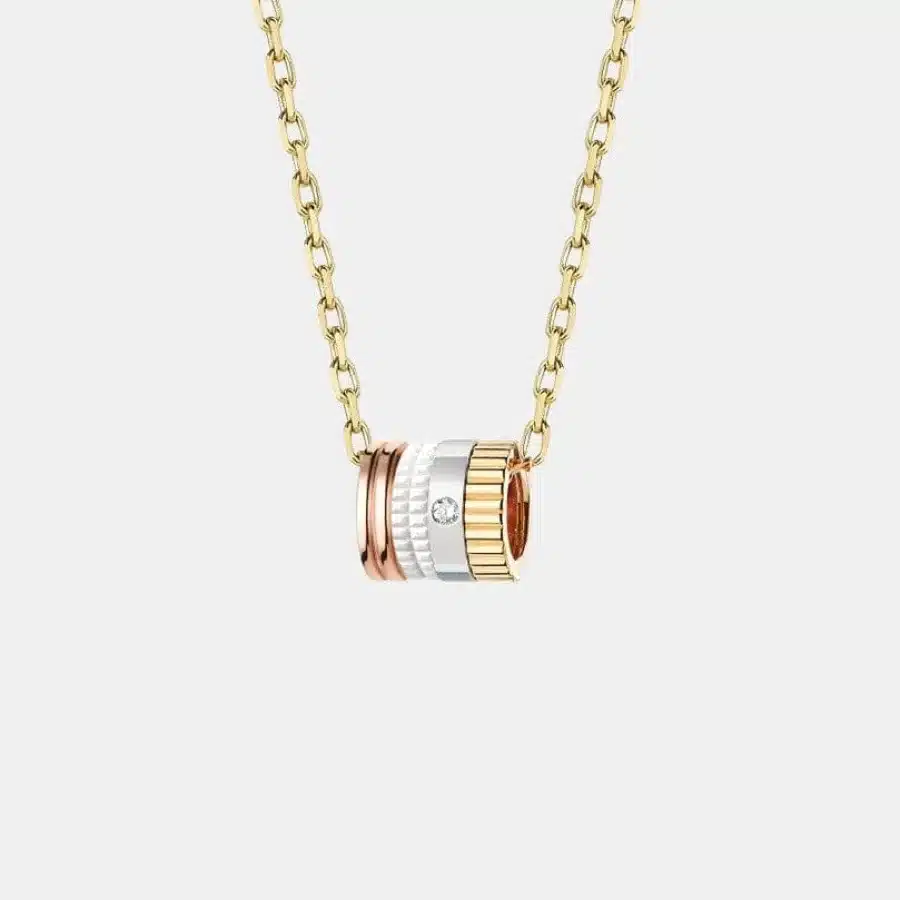 Pendentif Quatre Boucheron en or blanc, diamant 0.01ct — photographie du modèle, cote d’occasion GOLDMARKET