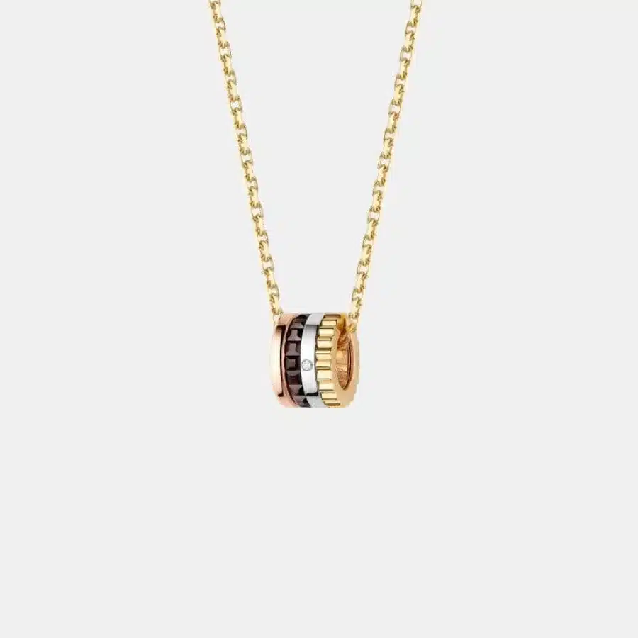 Pendentif Quatre Boucheron en or, classique, xs motif, diamant 0.003ct — photographie du modèle, cote d’occasion GOLDMARKET