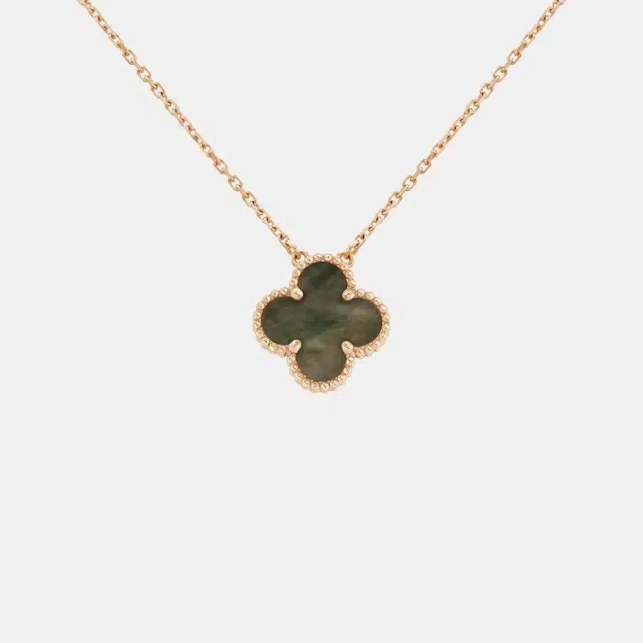 Pendentif Vintage Alhambra Van Cleef & Arpels en or rose, perle — photographie du modèle, cote d’occasion GOLDMARKET