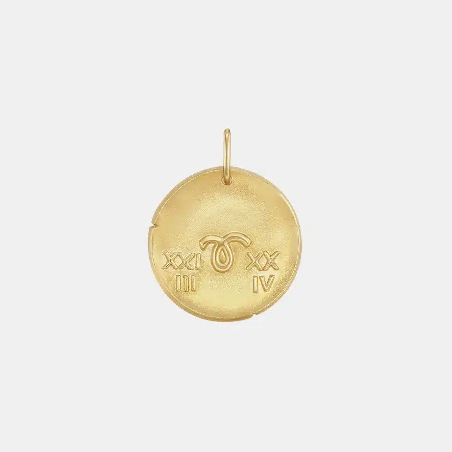 Pendentif Zodiaque Van Cleef & Arpels en or jaune, aries — photographie du modèle, cote d’occasion GOLDMARKET