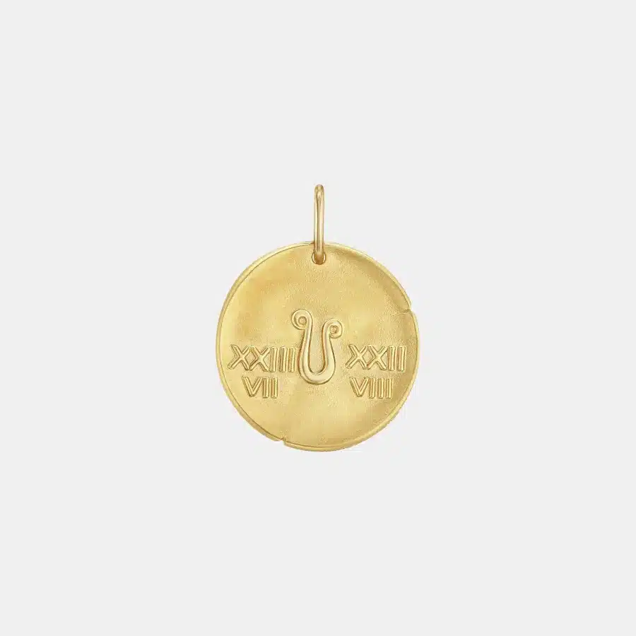 Pendentif Zodiaque Van Cleef & Arpels en or jaune, leo — photographie du modèle, cote d’occasion GOLDMARKET